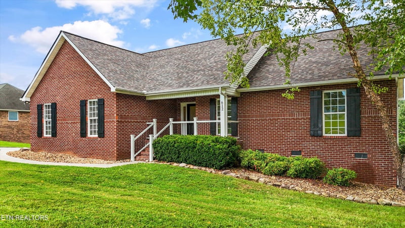 612 Yellow Rose Ln, Maryville, TN 37803