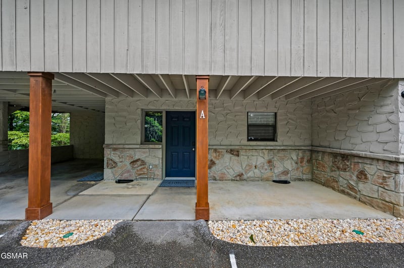 4222 Dollys Dr, Sevierville, TN 37876