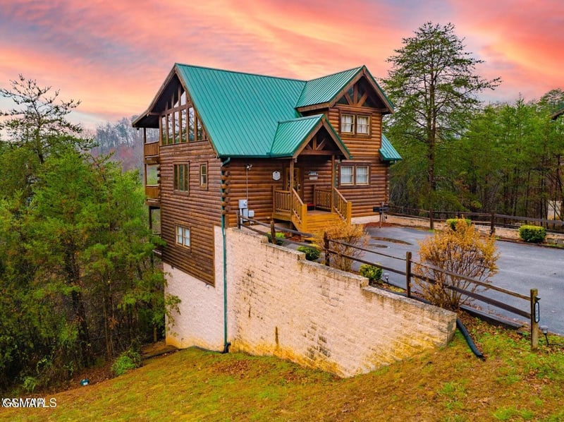 1409 Zachary Thomas Ln, Sevierville, TN 37876