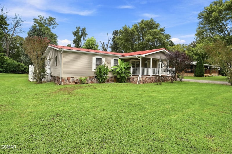 2025 River Meadows Dr, Sevierville, TN 37876