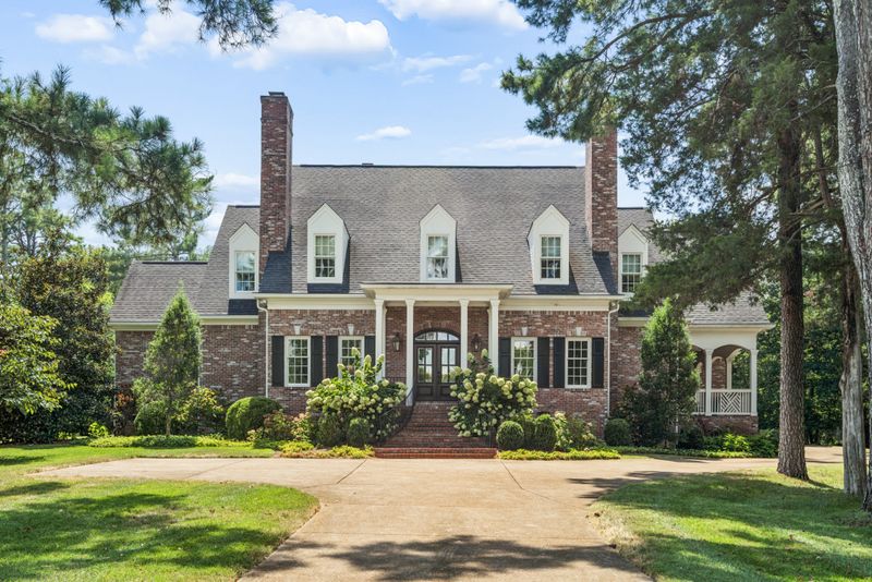 205 W Meade Dr, Nashville, TN 37205
