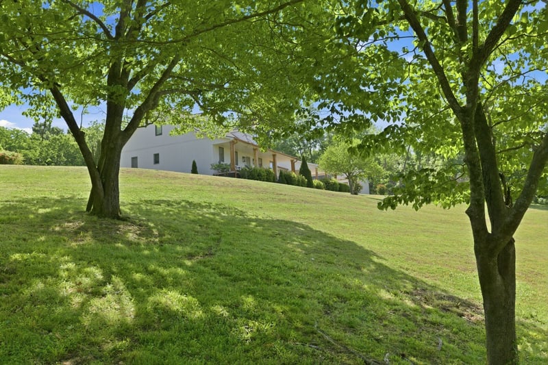 881 Mount Olivet Rd, Columbia, TN 38401