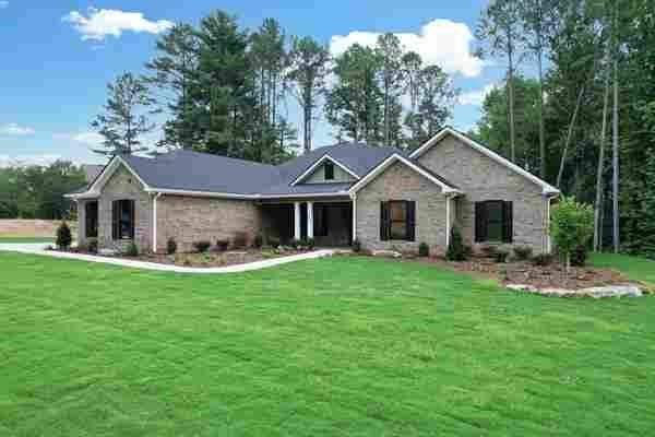 1696 Ridgeview Dr, Dalton, GA 30720