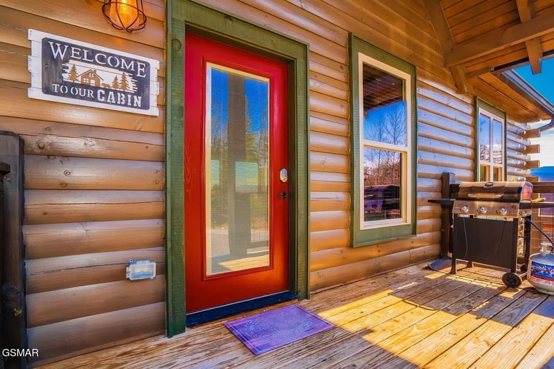 1740 Angela Starr St, Sevierville, TN 37876