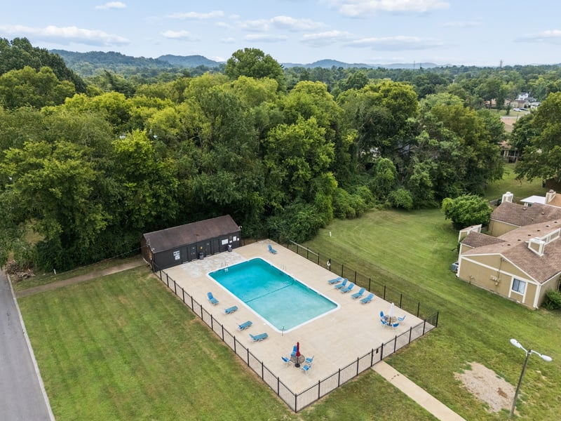 520 Doral Country Dr, Nashville, TN 37221