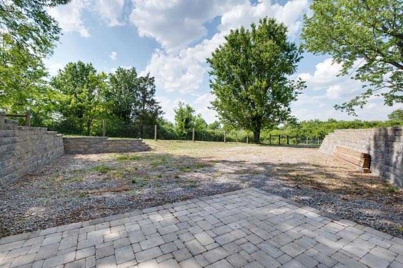 1071 Connie Dr, Gallatin, TN 37066