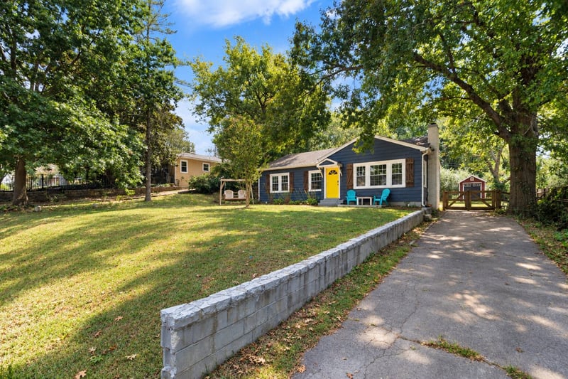 909 Edgewood Dr, Columbia, TN 38401