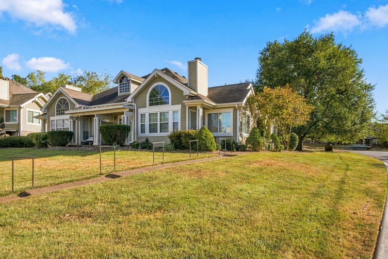 129 Cherry Hill Dr #1A, Hendersonville, TN 37075