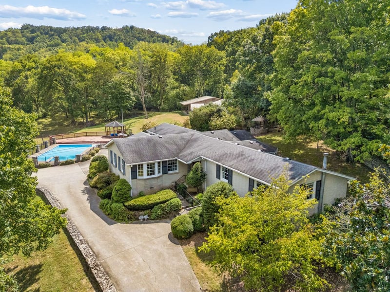 1091 Hidden Valley Rd, Brentwood, TN 37027