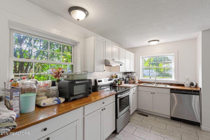 100 Pallas Rd, Oak Ridge, TN 37830