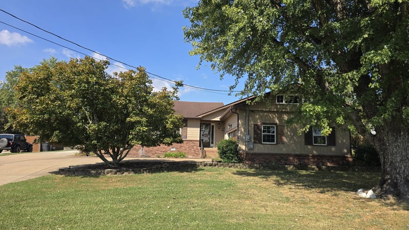 1206 Douglas Bend Rd, Gallatin, TN 37066