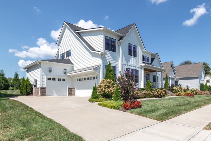2127 Burgin Dr, Thompsons Station, TN 37179