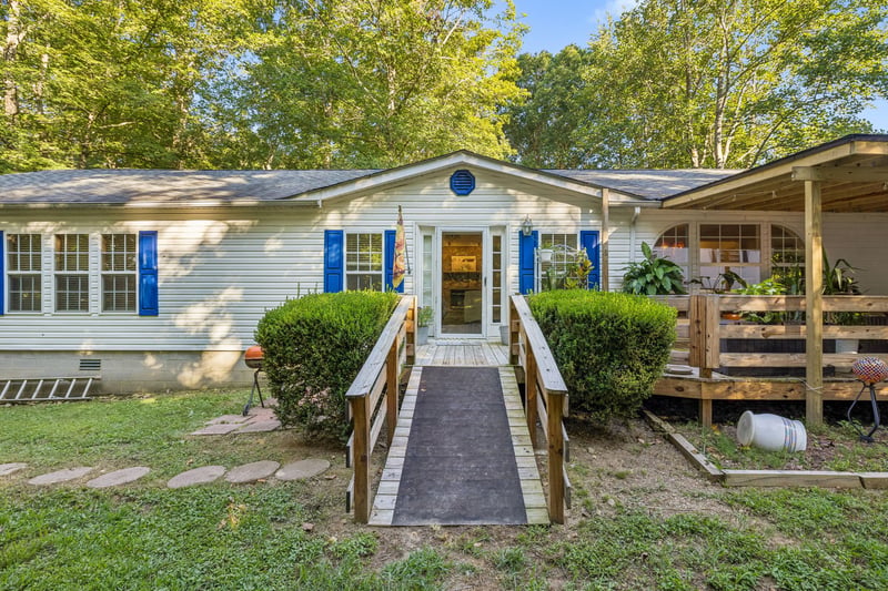 605 Lucas Rd, Dickson, TN 37055
