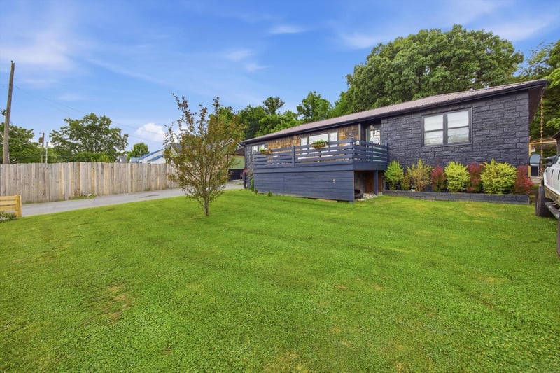 1205 Poole St, Rossville, GA 30741