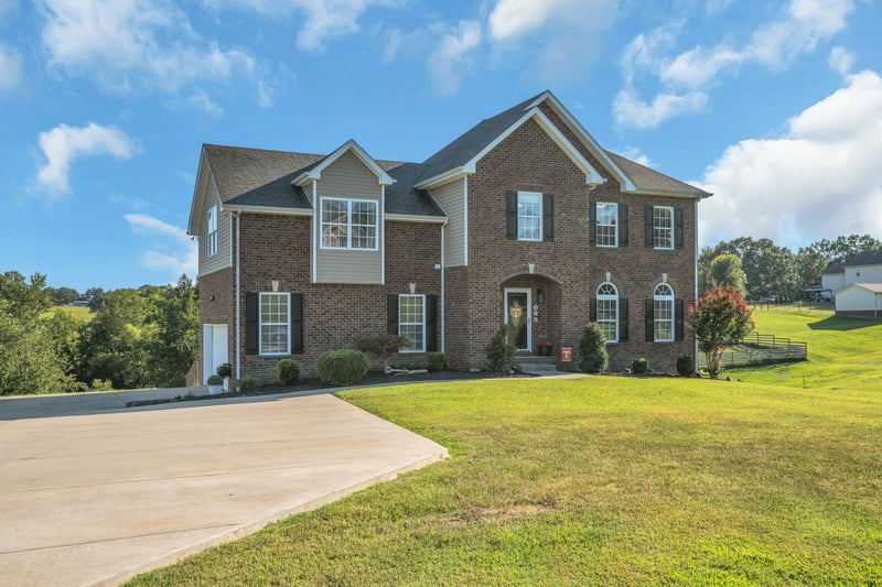 170 Lena Loop, Burns, TN 37029