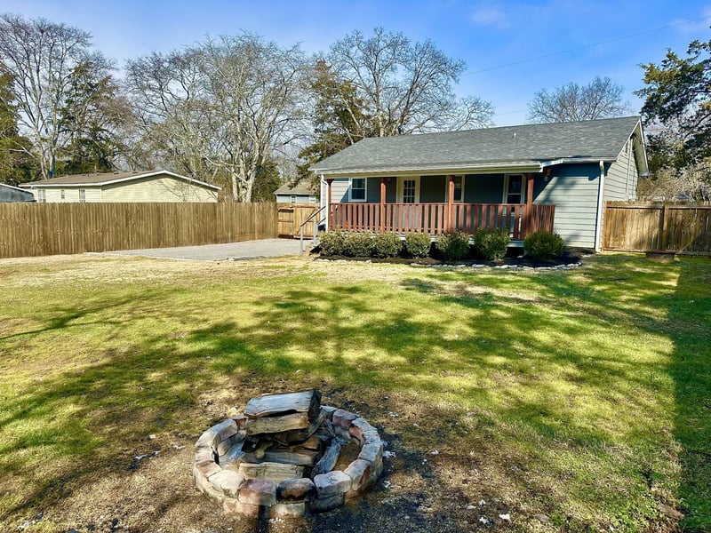 215 Sunrise Ave, La Vergne, TN 37086