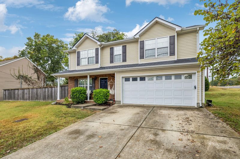 7493 Maggie Dr, Antioch, TN 37013