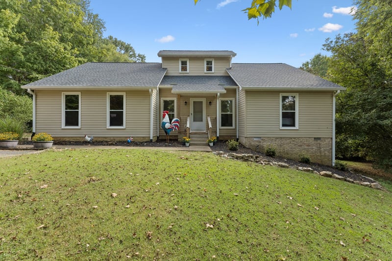 629 Blue Ridge Dr, Columbia, TN 38401