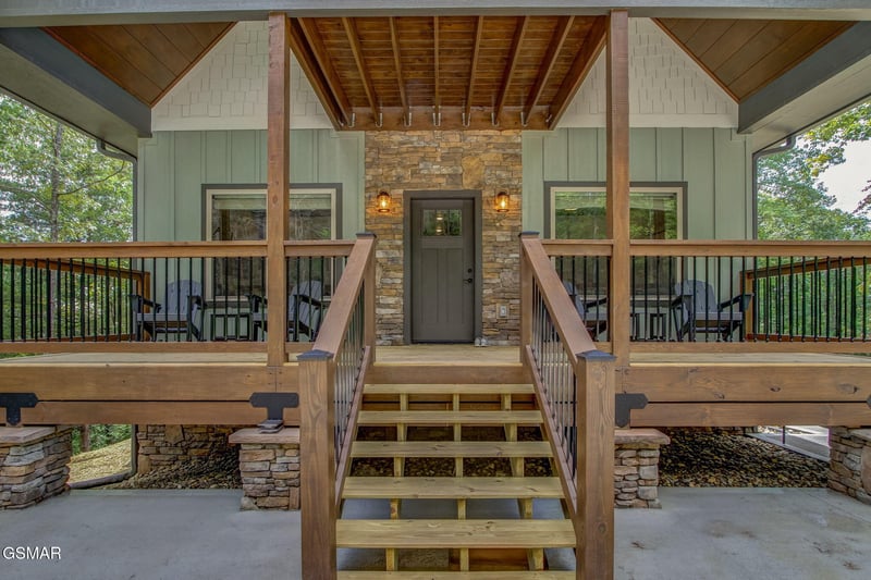 1756 Stinnett Rd, Sevierville, TN 37876