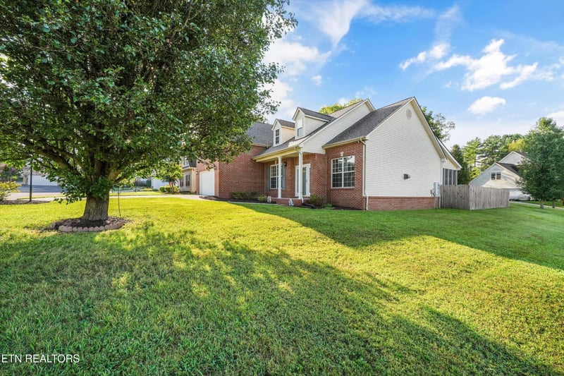 7512 Cherry Blossom Ln, Knoxville, TN 37931
