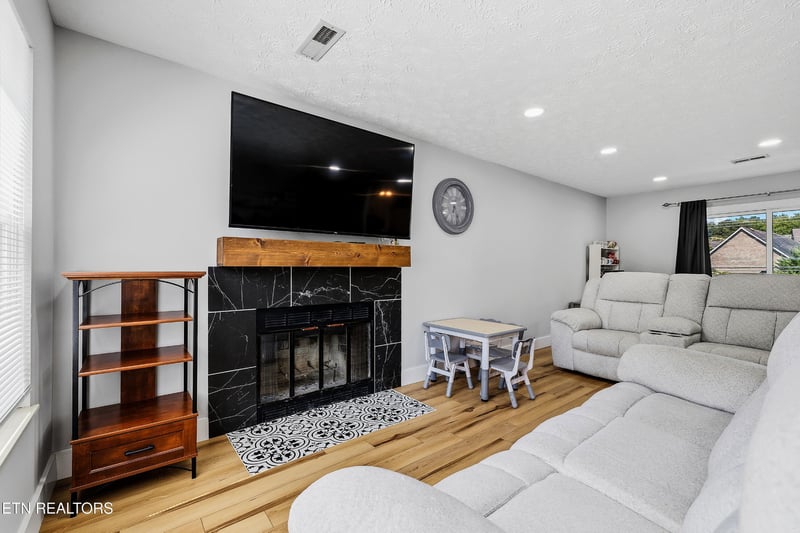 9217 Shady Mill Ln, Knoxville, TN 37922