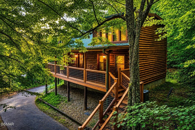 1908 Rhododendron Ln, Sevierville, TN 37876