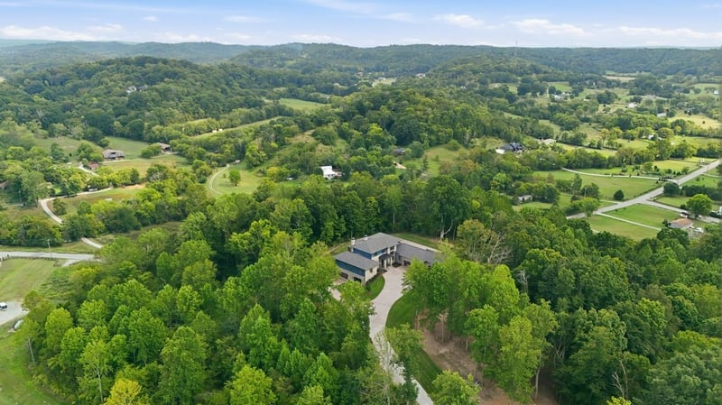 1782 Spring Water Ln, Thompsons Station, TN 37179