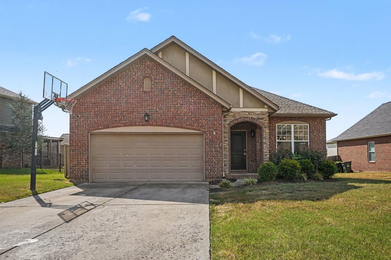 1061 Oakhall Dr, Mount Juliet, TN 37122