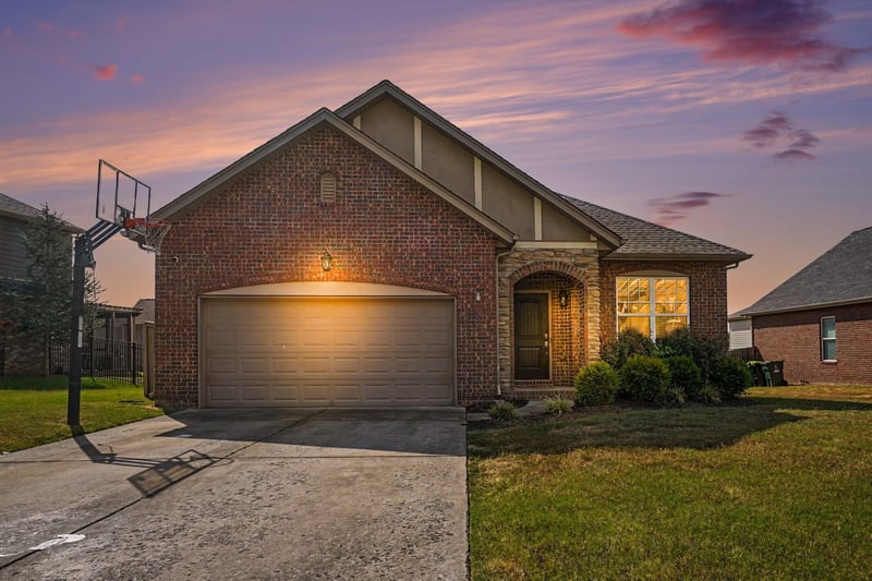 1061 Oakhall Dr, Mount Juliet, TN 37122