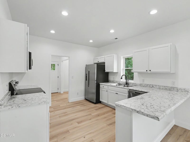 2433 Scenic Mountain Dr, Sevierville, TN 37876