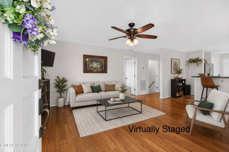 1031 Montcrest Dr, Lenoir City, TN 37771
