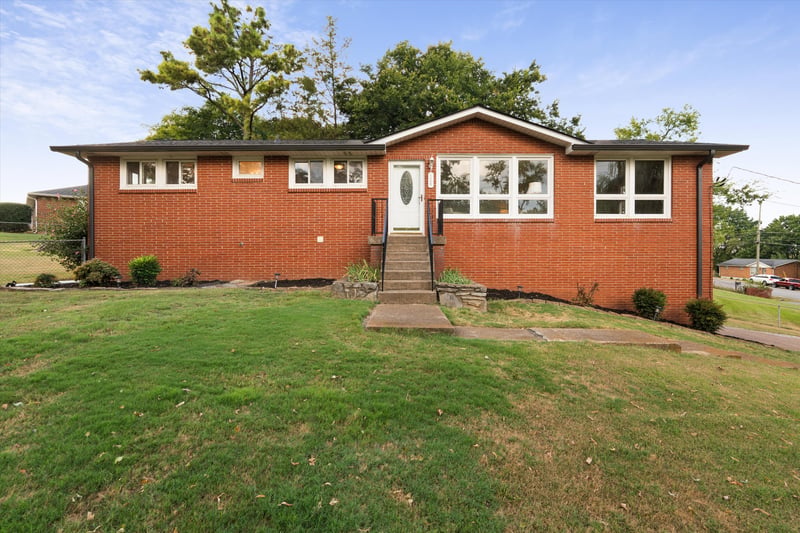 166 Bonnafield Dr, Hermitage, TN 37076