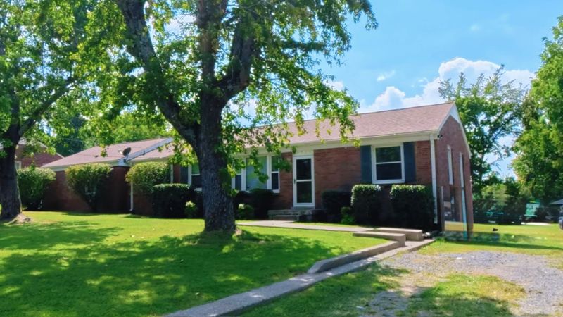 3915 E Ridge Dr, Nashville, TN 37211