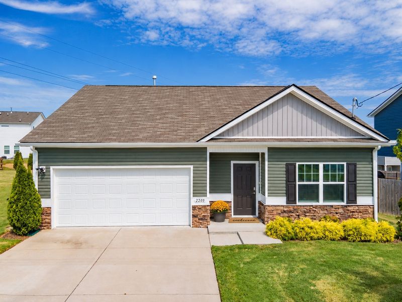 2205 Zeva Cir, Columbia, TN 38401