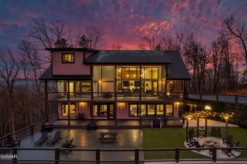 77 Flintlock Ln, Sevierville, TN 37862