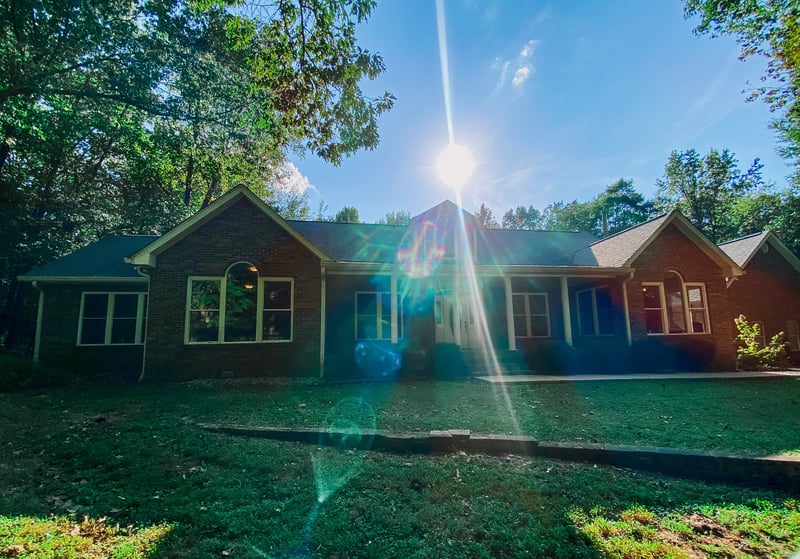 1006 Clearview Pt, Cottontown, TN 37048
