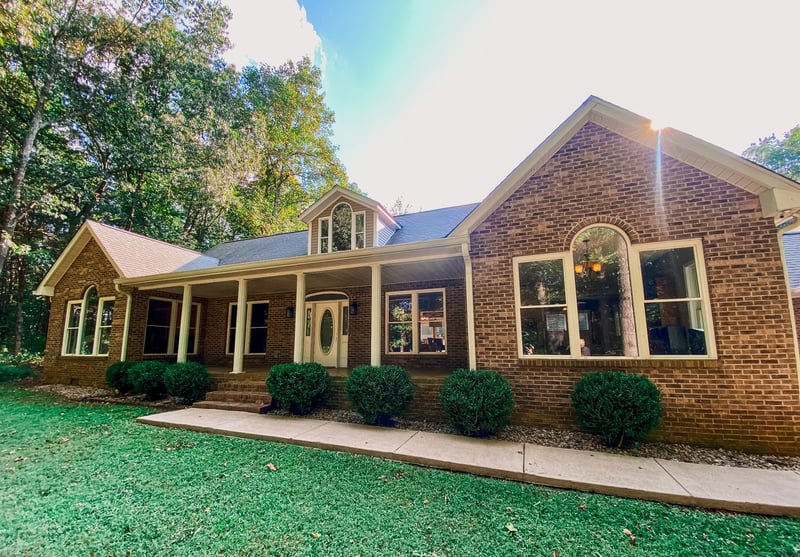 1006 Clearview Pt, Cottontown, TN 37048