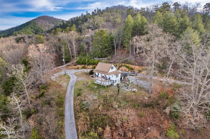 1174 Sharp Rd, Sevierville, TN 37876