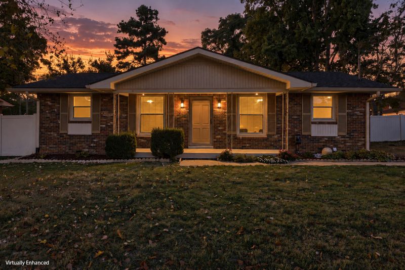 121 Barton Dr, Gallatin, TN 37066