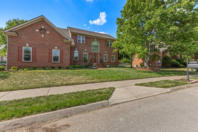 318 Logans Cir, Franklin, TN 37067