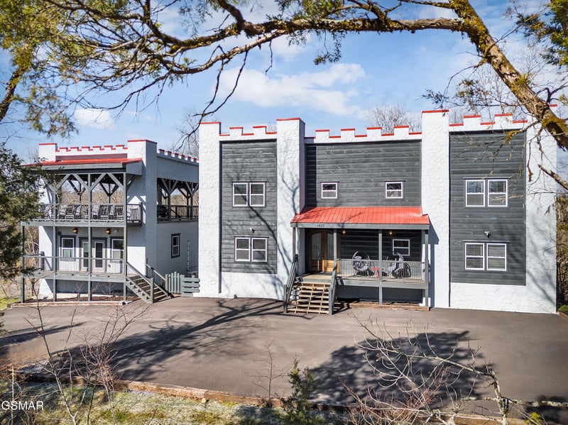 1426 Pleasant Oaks Rd, Sevierville, TN 37876