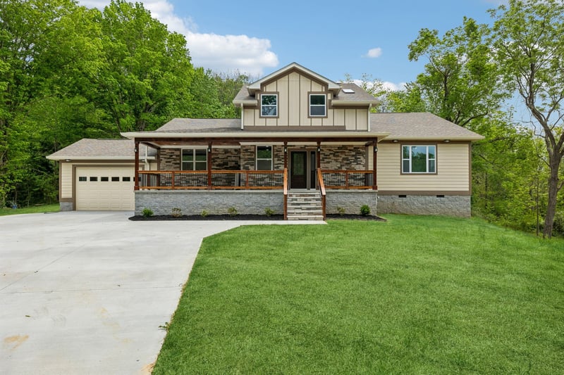 1198 Rogues Fork Rd, Bethpage, TN 37022