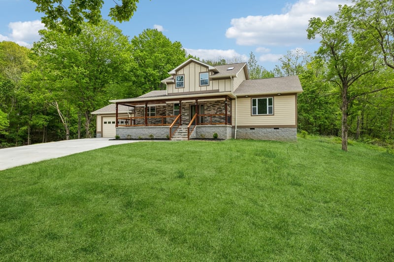 1198 Rogues Fork Rd, Bethpage, TN 37022