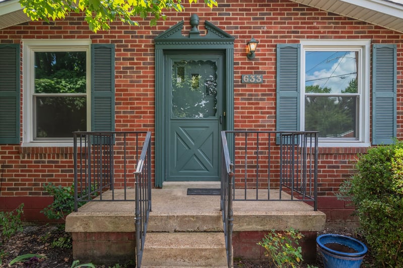 633 Elaine Dr, Nashville, TN 37211