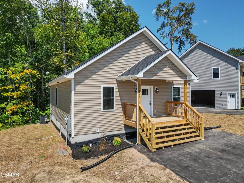 2435 Scenic Mountain Dr, Sevierville, TN 37876