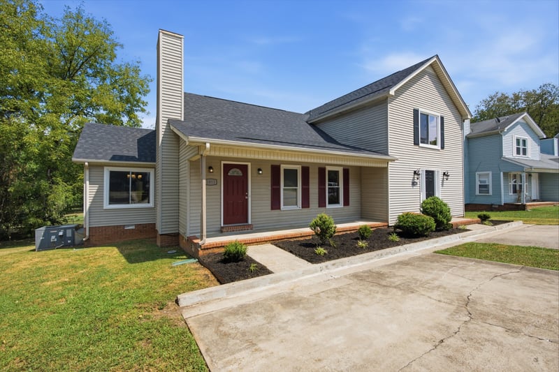 1033 Silver Point Dr, Murfreesboro, TN 37130