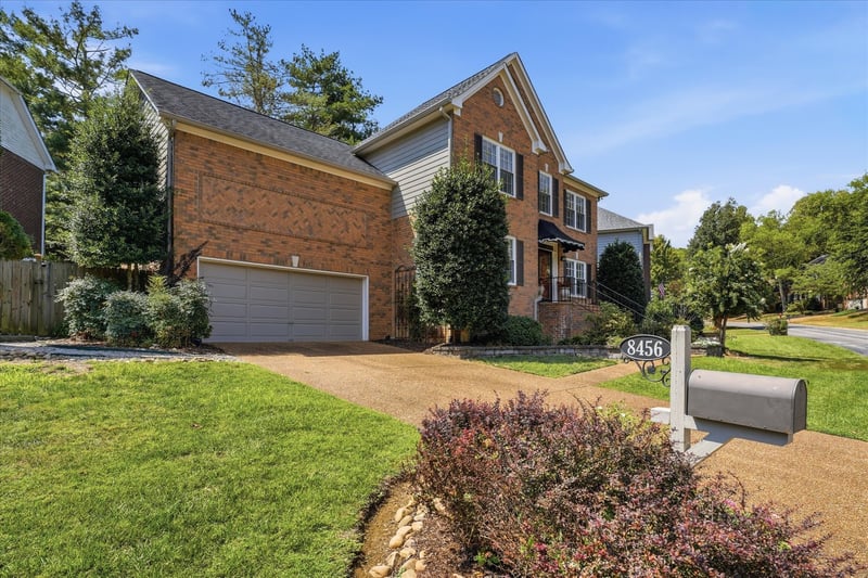8456 Indian Hills Dr, Nashville, TN 37221