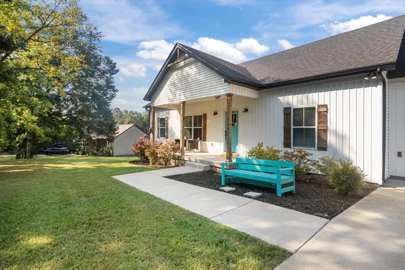 3697 Bowker Rd, Charlotte, TN 37036