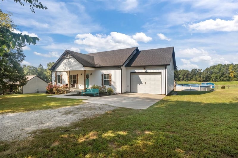 3697 Bowker Rd, Charlotte, TN 37036