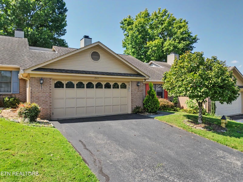 923 Portsmouth Cir, Maryville, TN 37803